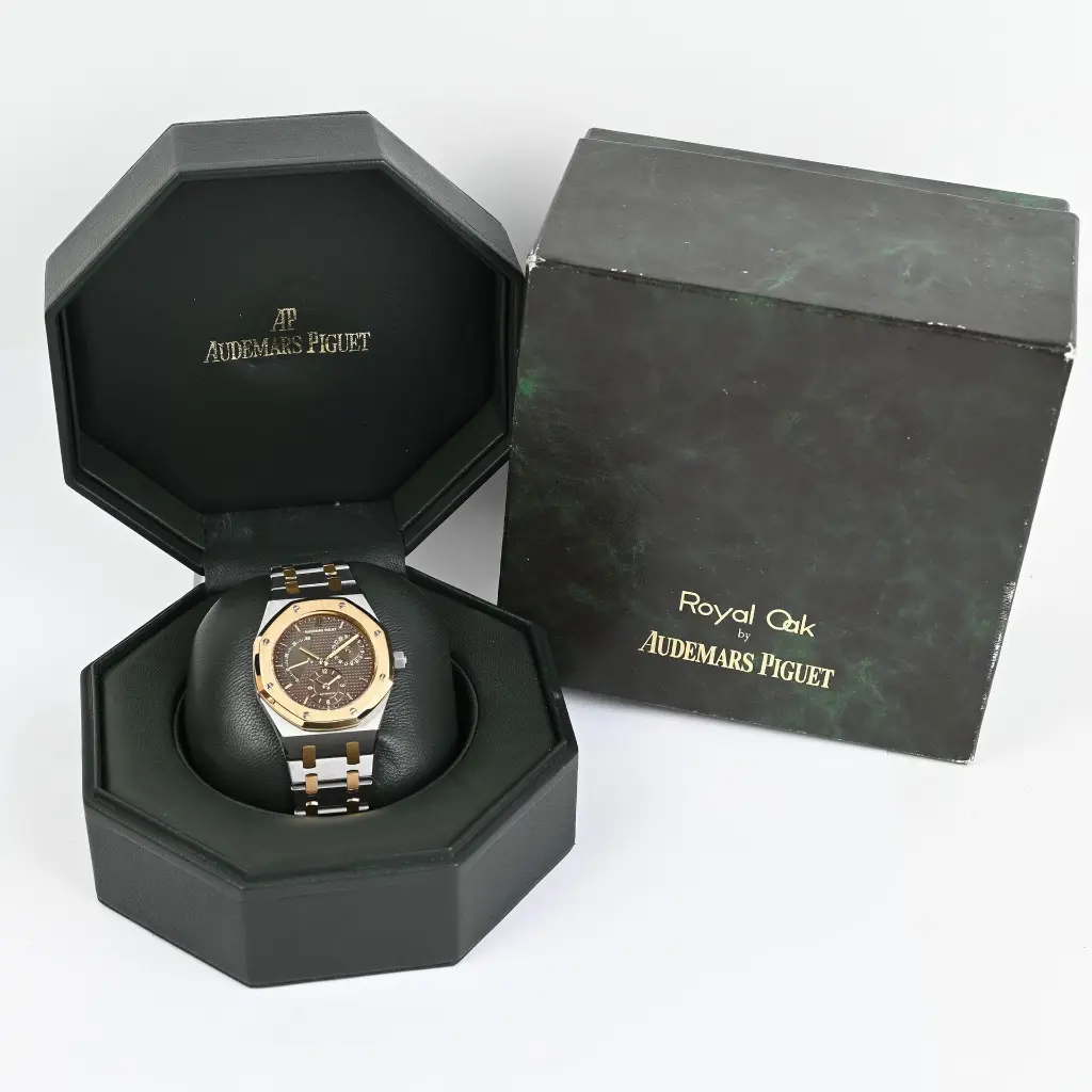 Audemars-Piguet-Royal-Oak-Dual-Time-25730SA-01 - Copy.webp