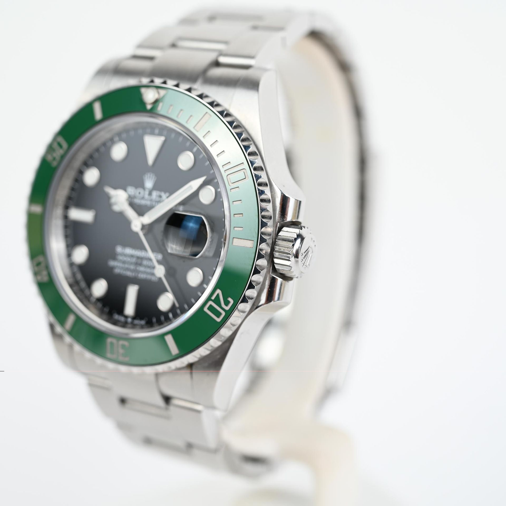 Rolex-Submariner-Date-Starbucks-126610LV-8.webp