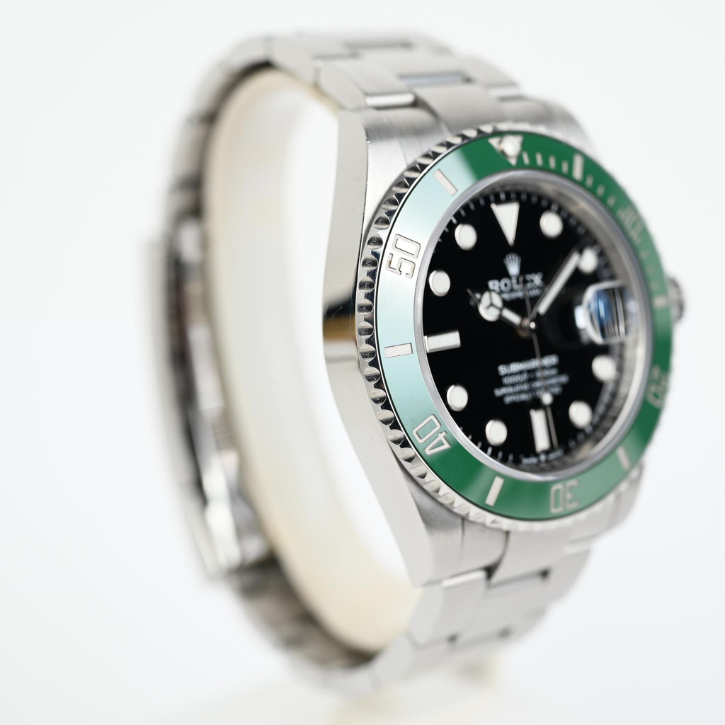 Rolex-Submariner-Date-Starbucks-126610LV-7.webp