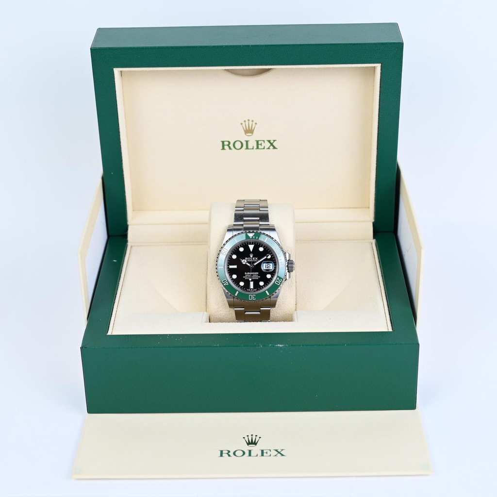 Rolex-Submariner-Date-Starbucks-126610LV-1.webp