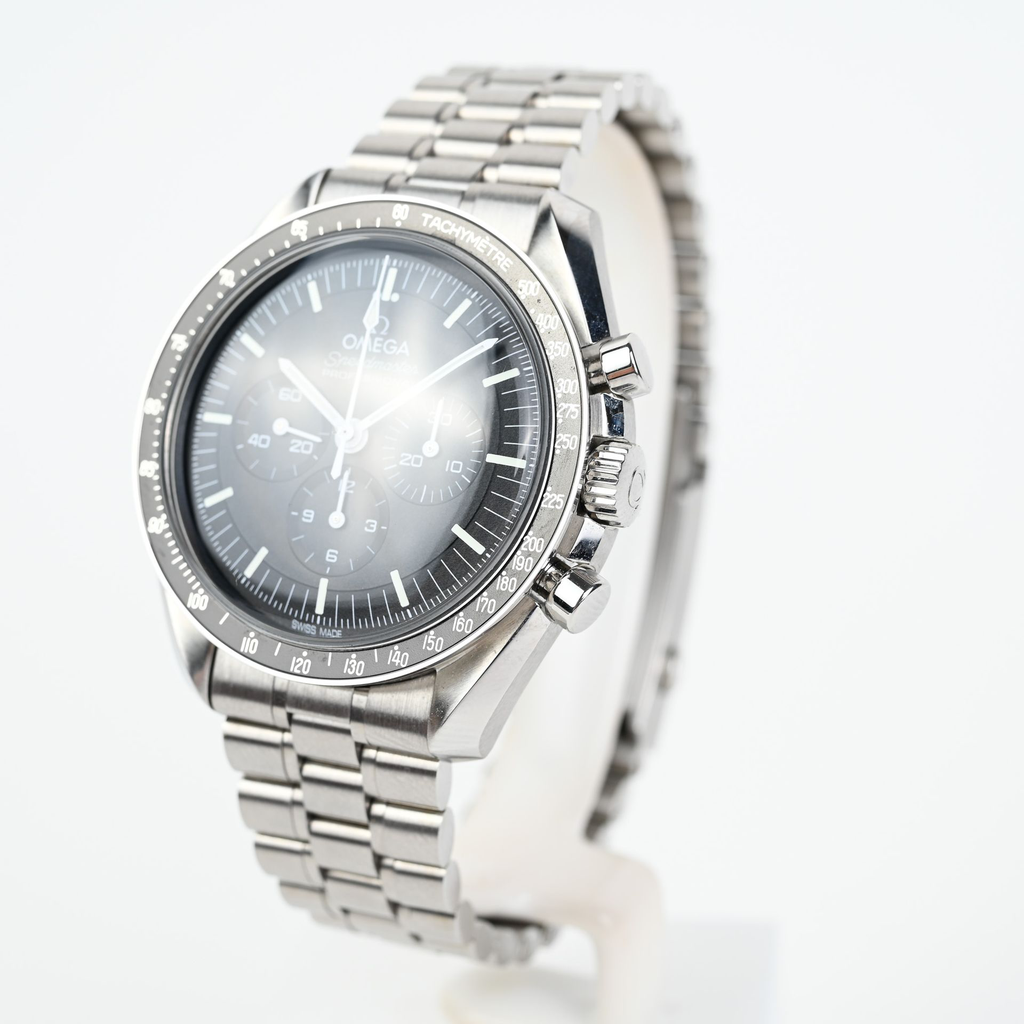 Omega Speedmaster Moonwatch 310030425001001.webp